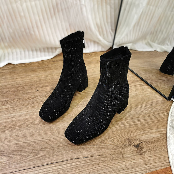 Ženske čizme od eko brušene kože - dva modela