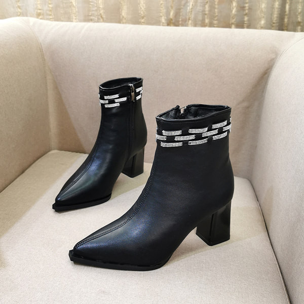 Elegantne ženske čizme od eko kože model na špic sa 6 cm pete