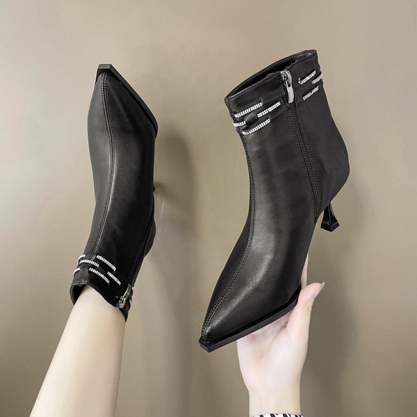 Elegantne ženske čizme od eko kože model na špic sa 6 cm pete