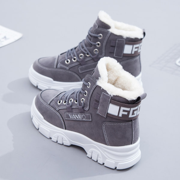 Ženske zimske čizme s toplom postavom i vezicama