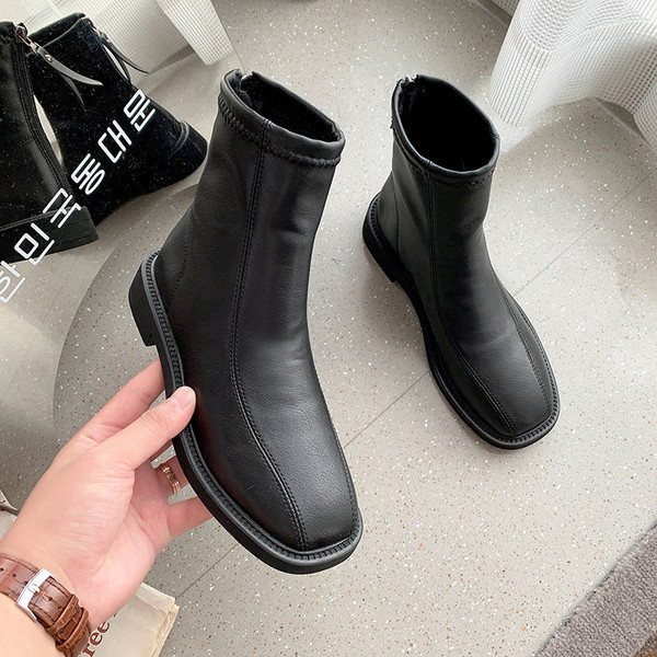 Novi model kožnih čizama sa patentnim zatvaračem