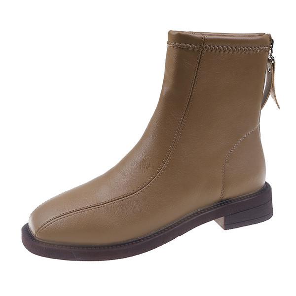 Novi model kožnih čizama sa patentnim zatvaračem