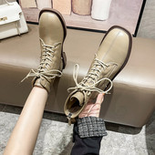 Ženske čizme s ravnim potplatom i vezicama