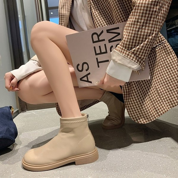 Ženske čizme od eko kože sa ravnim đonom i patentnim zatvaračem