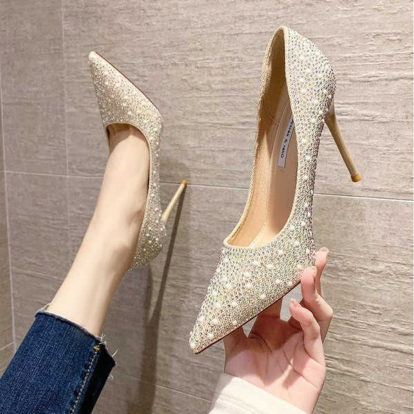 Aktualne ženske cipele sa kamenčićima i petom od 8 cm