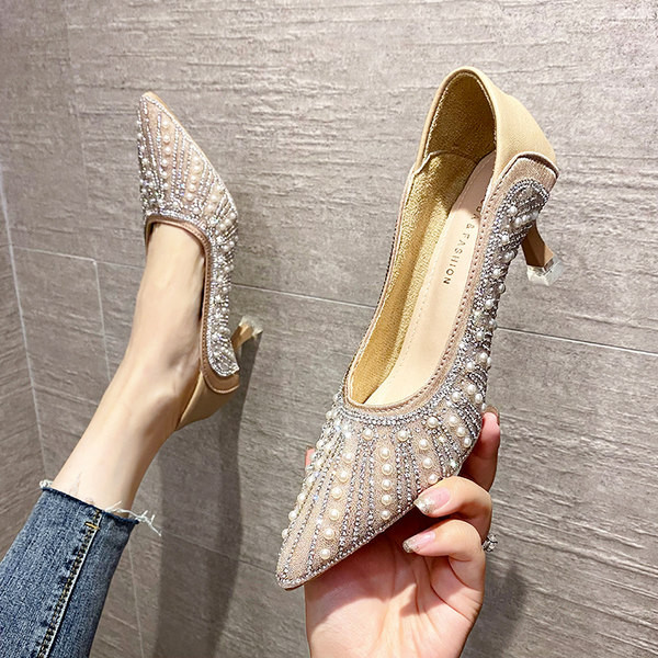 Elegantne ženske cipele s biserima i petom od 7 cm