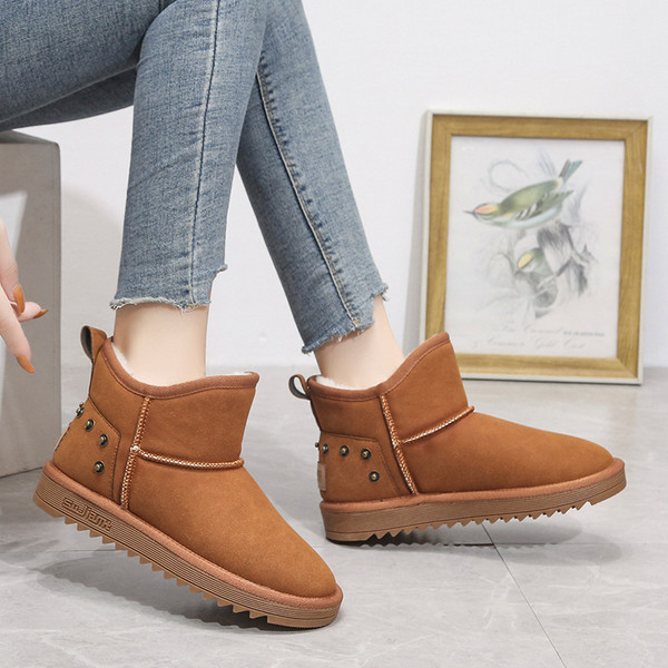 Tople ženske čizme od umjetnog antilopa