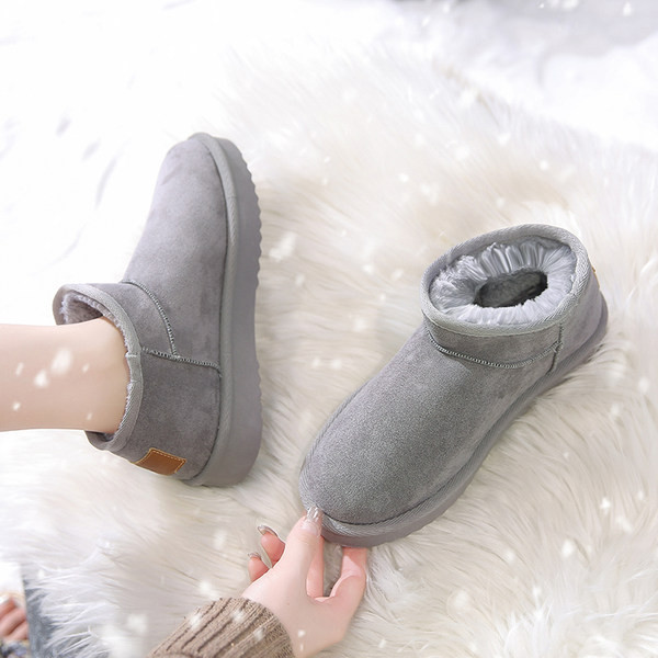 Ženske podstavljene čizme od eko brušene kože sa grbom