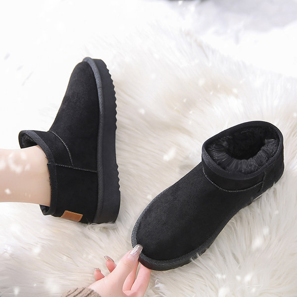 Ženske podstavljene čizme od eko brušene kože sa grbom