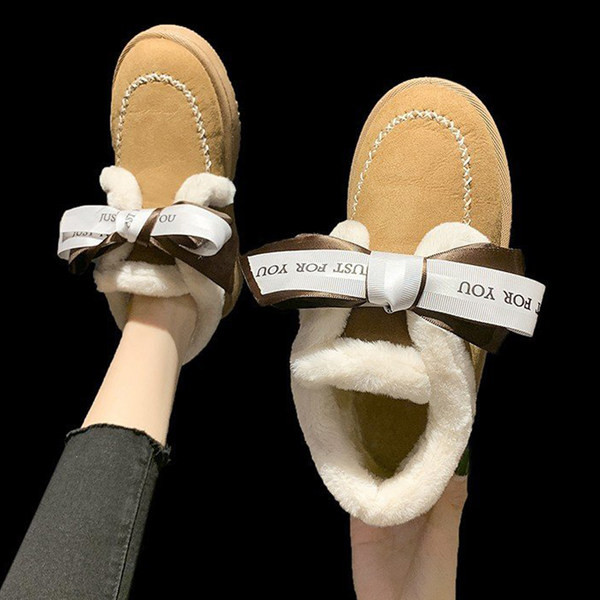 Ženske čizme od brušene kože s trakom i toplom postavom