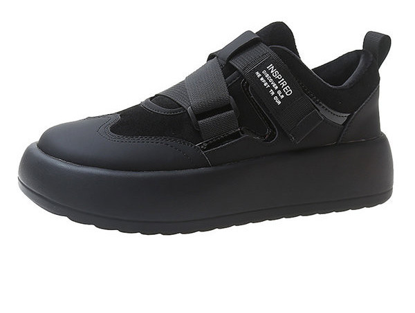 Ženske čizme s ravnim potplatom - zaobljeni model