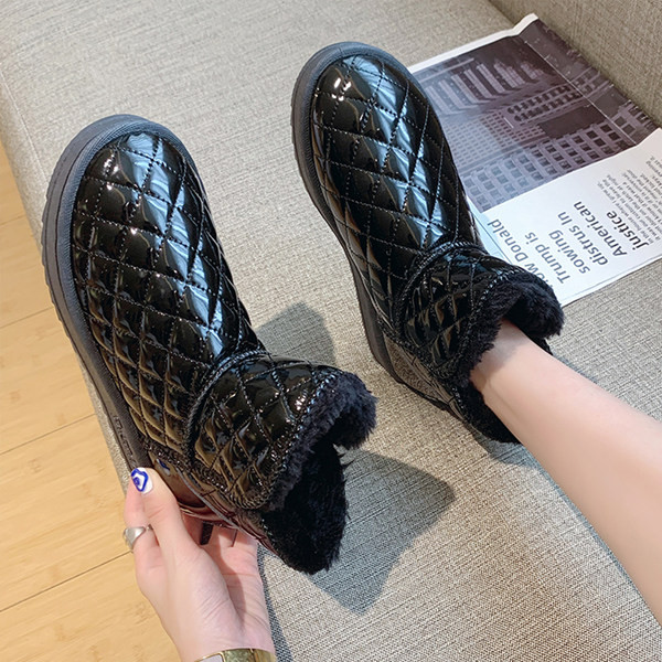 Ženske čizme s ravnim potplatom i debelom baršunastom postavom