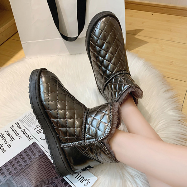 Ženske čizme s ravnim potplatom i debelom baršunastom postavom