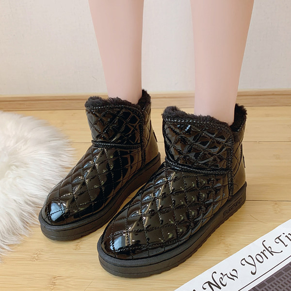 Ženske čizme s ravnim potplatom i debelom baršunastom postavom