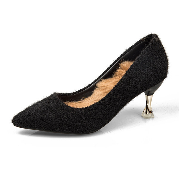 Model ženskih cipela na špic s toplom postavom