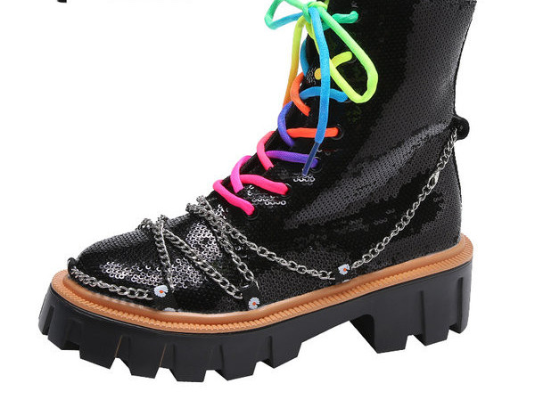 Novi model ženskih čizama sa vezicama u boji