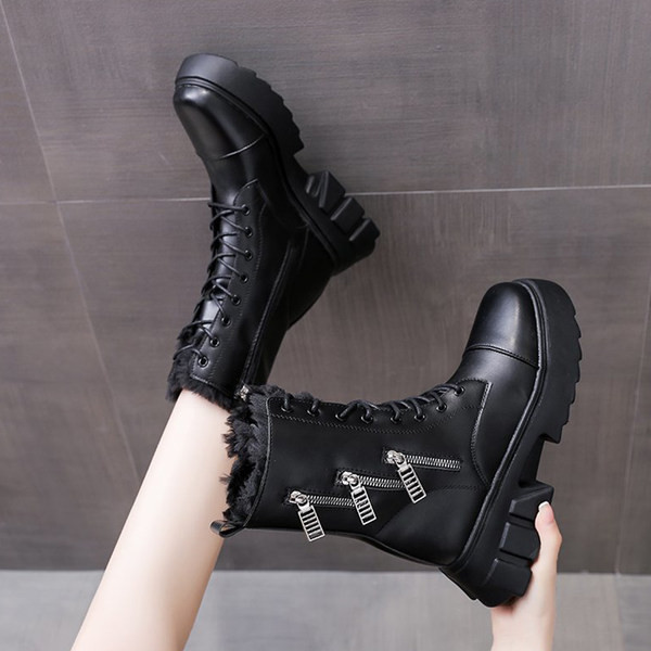 Zimske čizme s grubim potplatom i toplom postavom