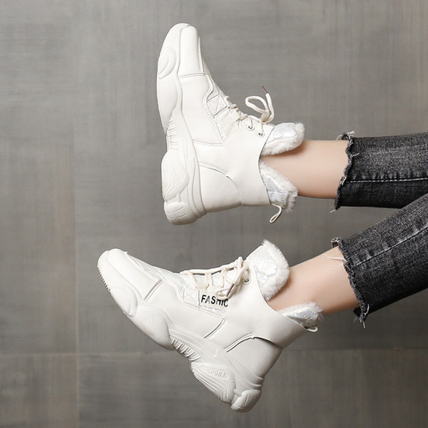 Ženske čizme s vezicama i toplom postavom