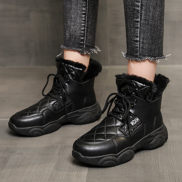 Ženske čizme s vezicama i toplom postavom