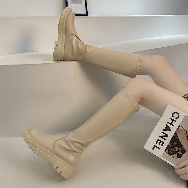 Ženske kožne čizme s grubim potplatom