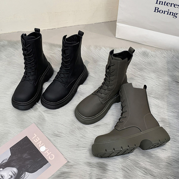 Дамски заоблени боти от еко кожа с груба подметка и връзки