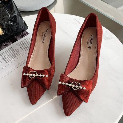 Μοντέρνα γυναικεία παπούτσια από eco suede με διακόσμηση με κορδέλα