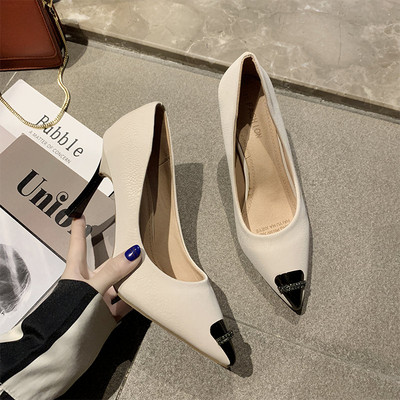 Стилни дамски обувки - заострен модел с ток 8см