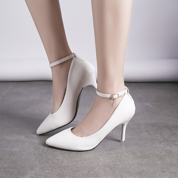 Ženske cipele od eko kože sa visokom petom i metalnim elementom