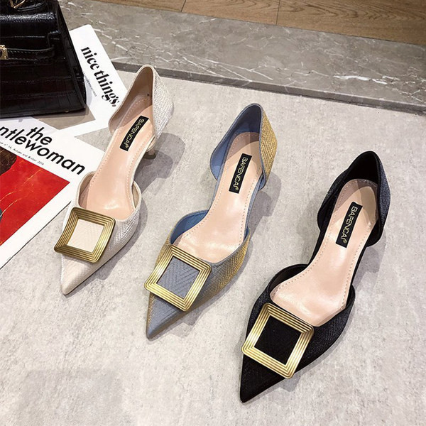 Novi model ženskih sandala sa metalnim ukrasom - kopčom