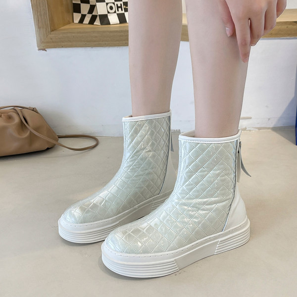 Ležerne čizme s patentnim zatvaračem i ravnim potplatom