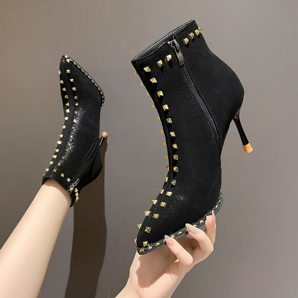 Ženske kožne čizme sa zakovicama i patentnim zatvaračem