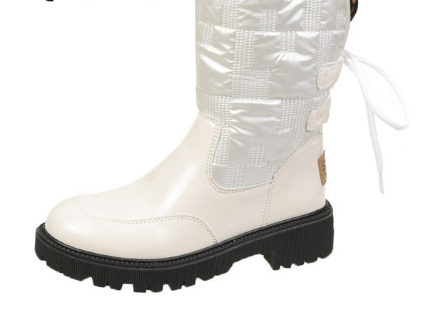 Lakirane čizme s vezicama i amblemom za žene