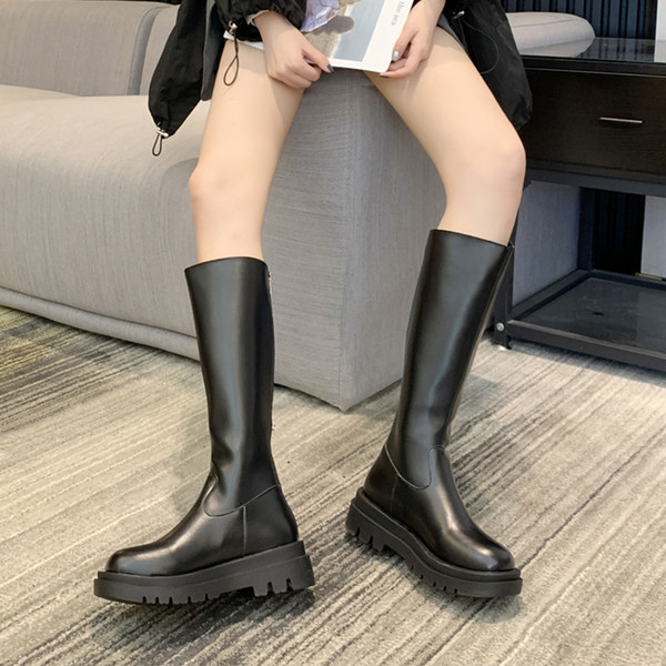 Kožne čizme s grubim potplatom i patentnim zatvaračem za žene