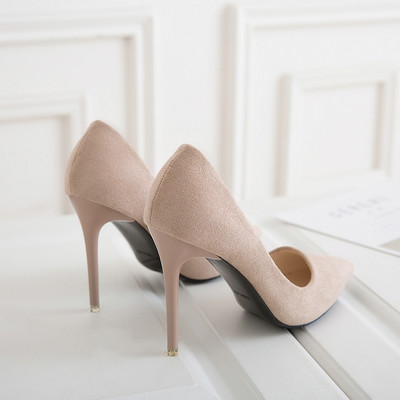 Elegantni ženski model cipela na špic od eko brušene kože