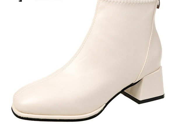 Novi model kožnih čizama sa debelom petom