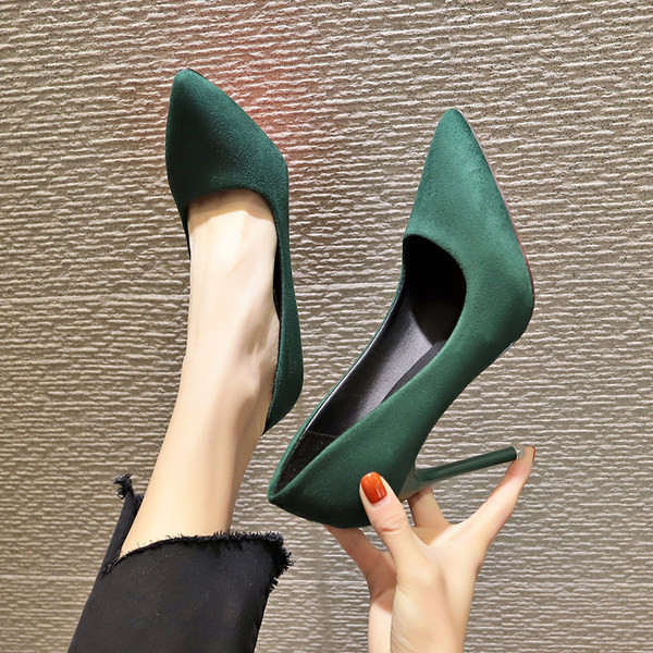 Ženske cipele na tanku petu - više boja