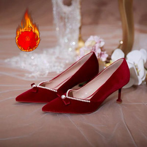 Ženske cipele od crvenog eko antilopa s perlama i trakom