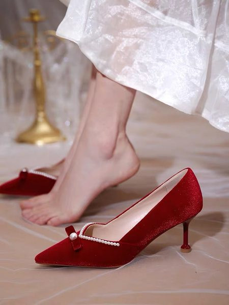 Ženske cipele od crvenog eko antilopa s perlama i trakom