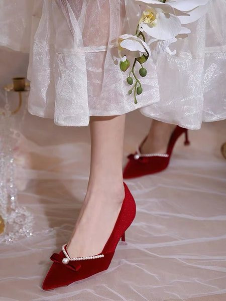 Ženske cipele od crvenog eko antilopa s perlama i trakom