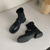 Ženske čizme na kopču - crne boje