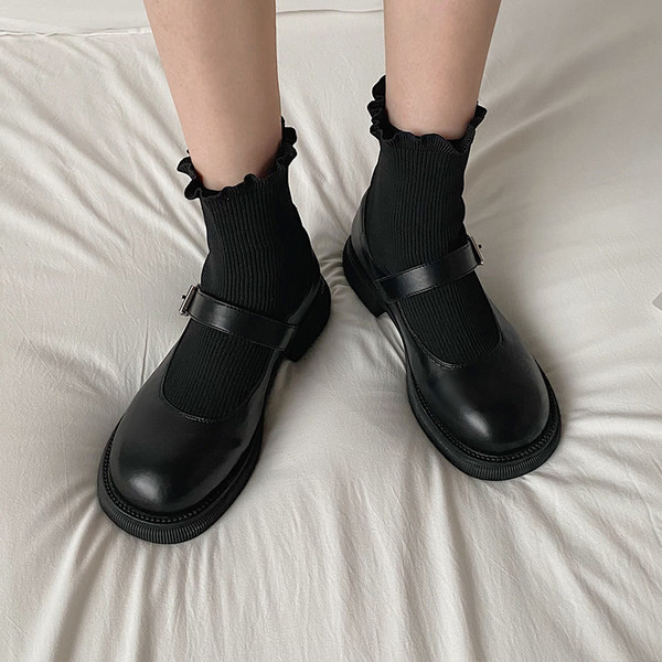 Ženske čizme na kopču - crne boje