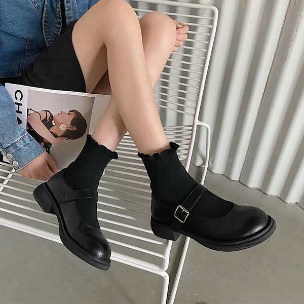 Ženske čizme na kopču - crne boje