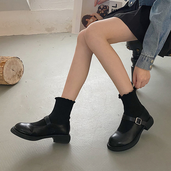 Ženske čizme na kopču - crne boje