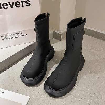 Novi model ženskih čizama sa đonom od 4 cm