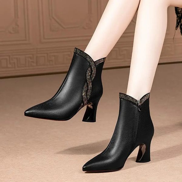 Ženske kožne čizme s visokom petom 7 cm i ukrasnim kamenčićima