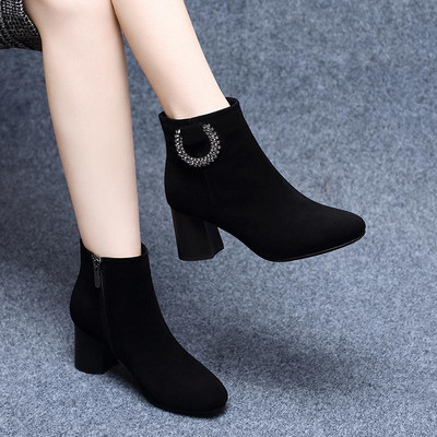 Elegantne ženske čizme s kopčom od eko brušene kože na petu