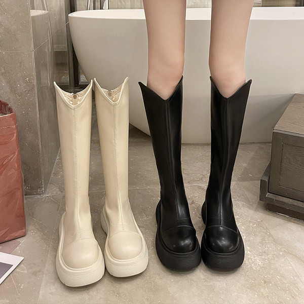 Novi model kožnih čizama u dvije boje