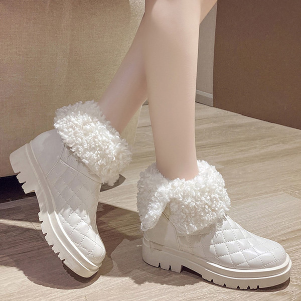 Ženske čizme s toplom postavom u crno-bijeloj boji