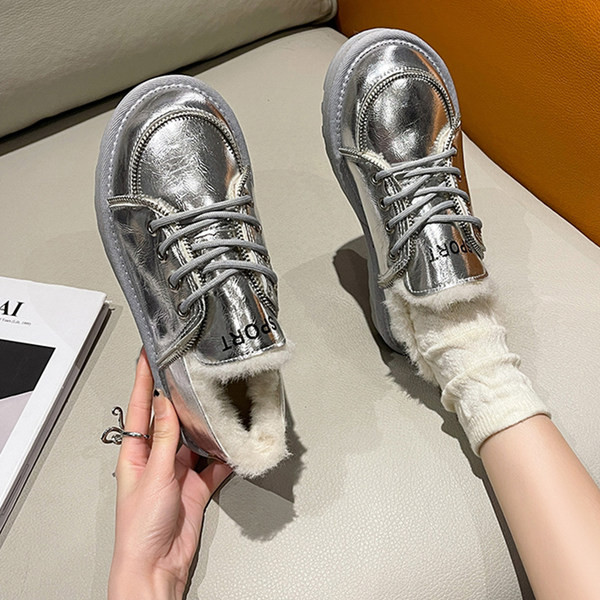 Ležerne lakirane cipele s toplom postavom