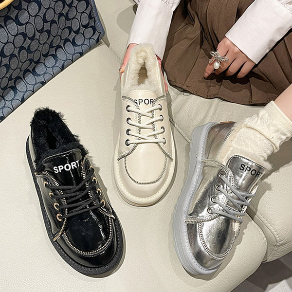 Ležerne lakirane cipele s toplom postavom